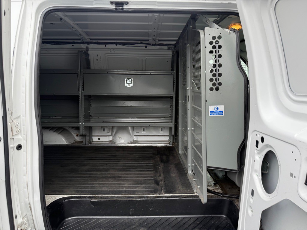 2010 Ford Econoline Image 27
