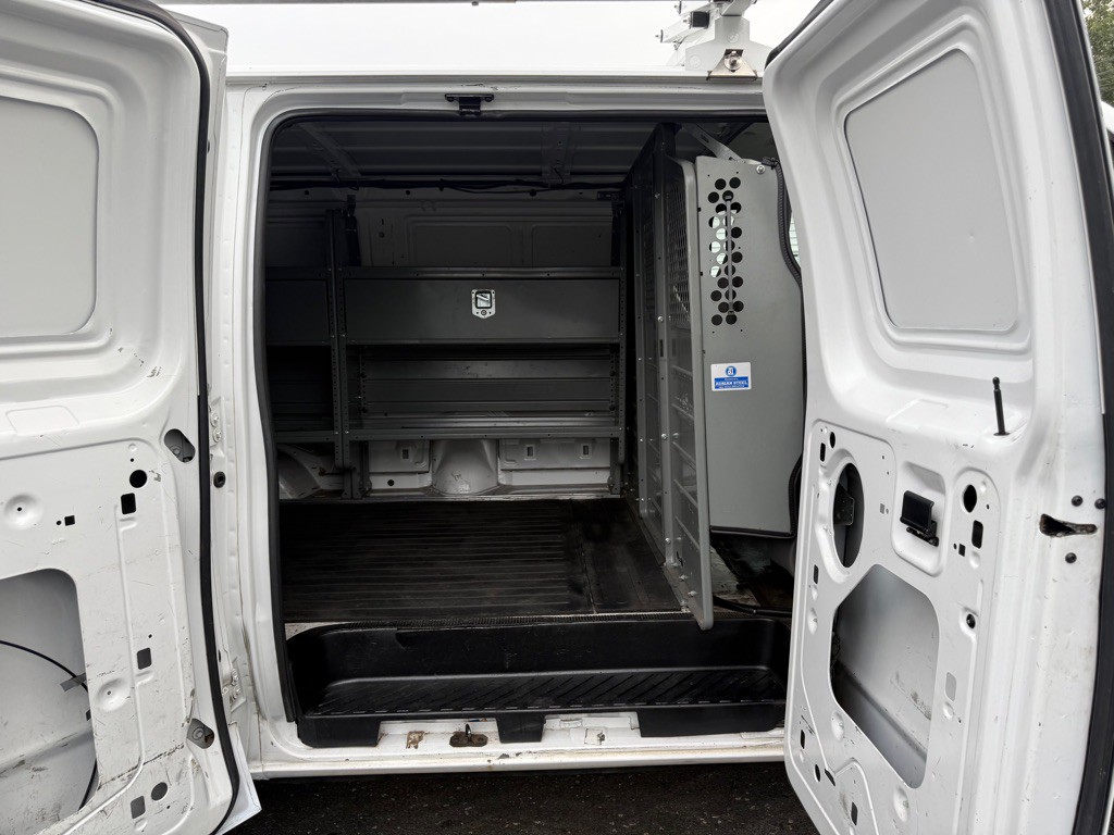 2010 Ford Econoline Image 28