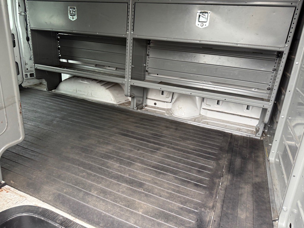 2010 Ford Econoline Image 31