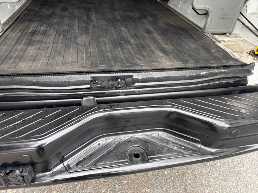 2010 Ford Econoline Image 36