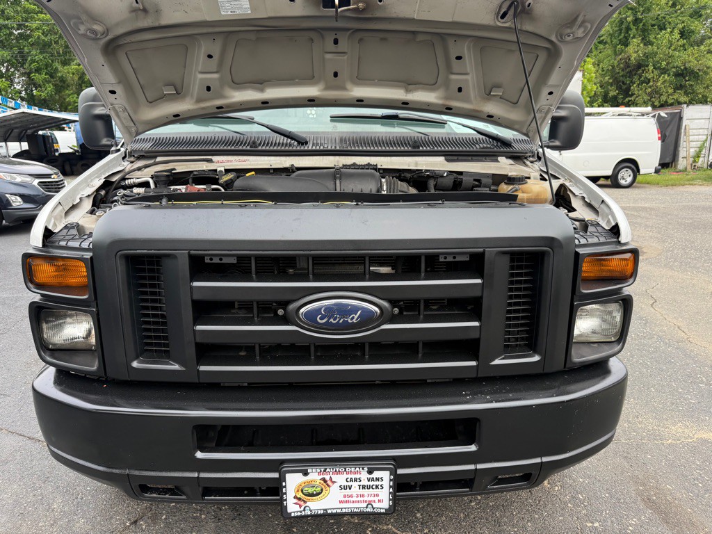 2010 Ford Econoline Image 45
