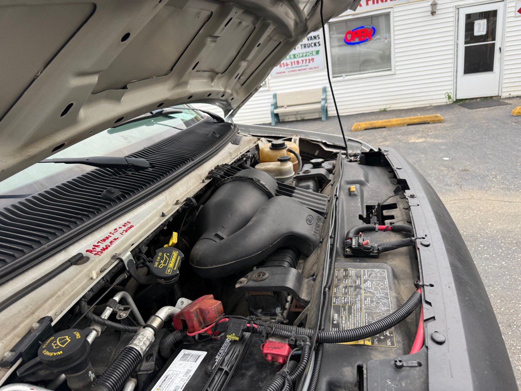 2010 Ford Econoline Image 49