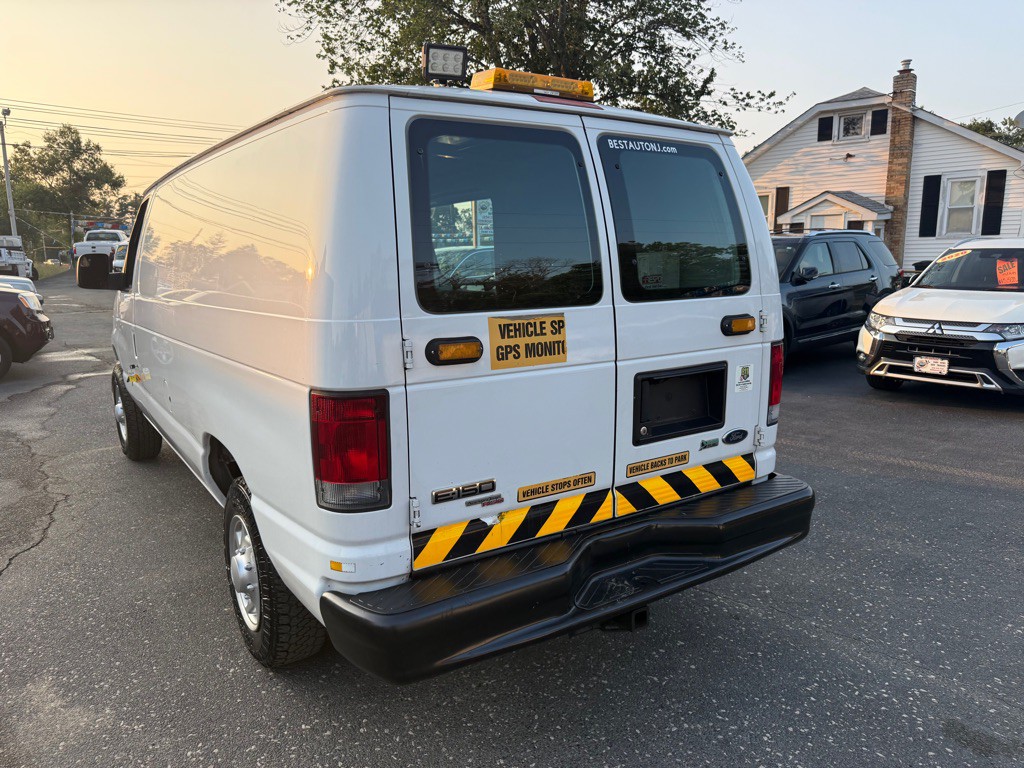 2014 Ford Econoline Image 2