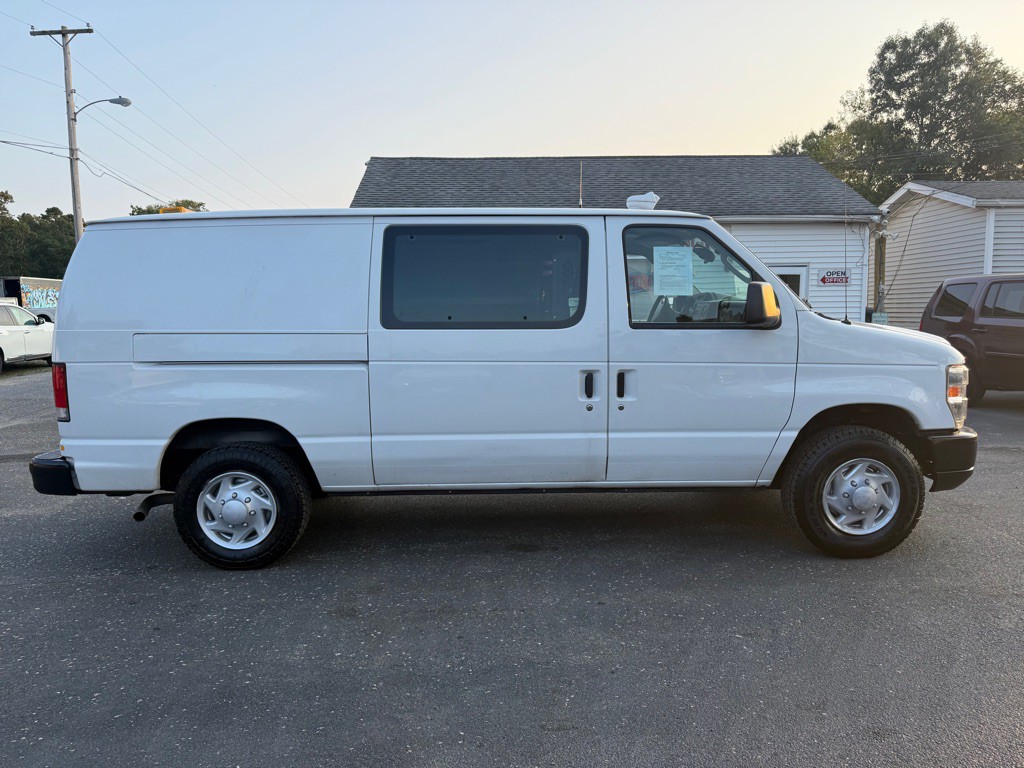 2014 Ford Econoline Image 8
