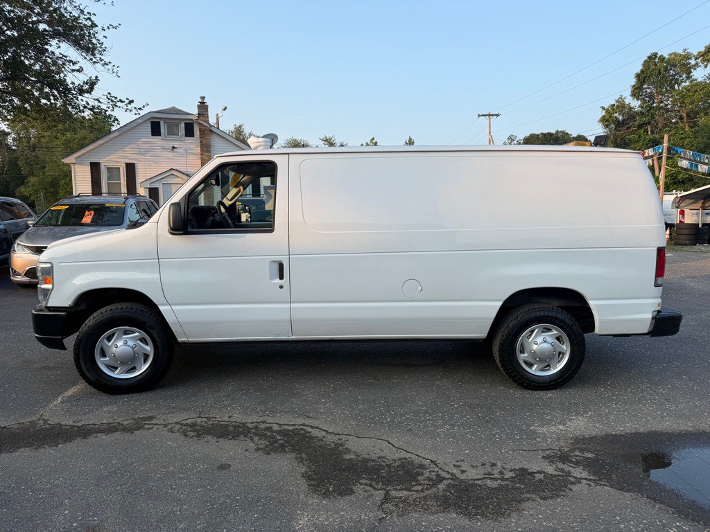 2014 Ford Econoline Image 9