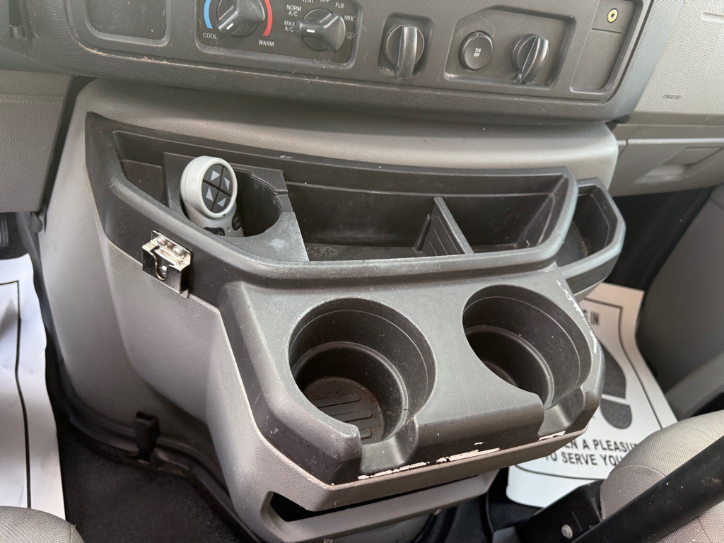 2014 Ford Econoline Image 16