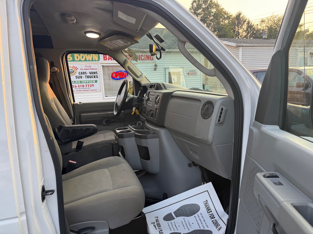 2014 Ford Econoline Image 21