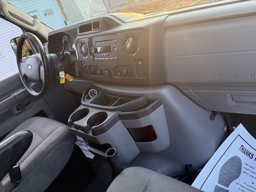 2014 Ford Econoline Image 22
