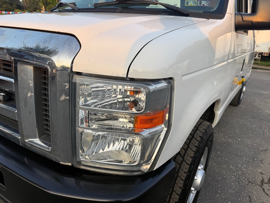 2014 Ford Econoline Image 29