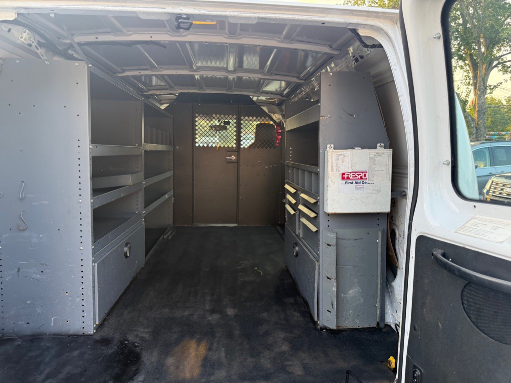 2014 Ford Econoline Image 34