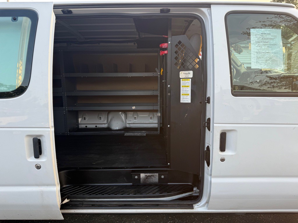 2014 Ford Econoline Image 35