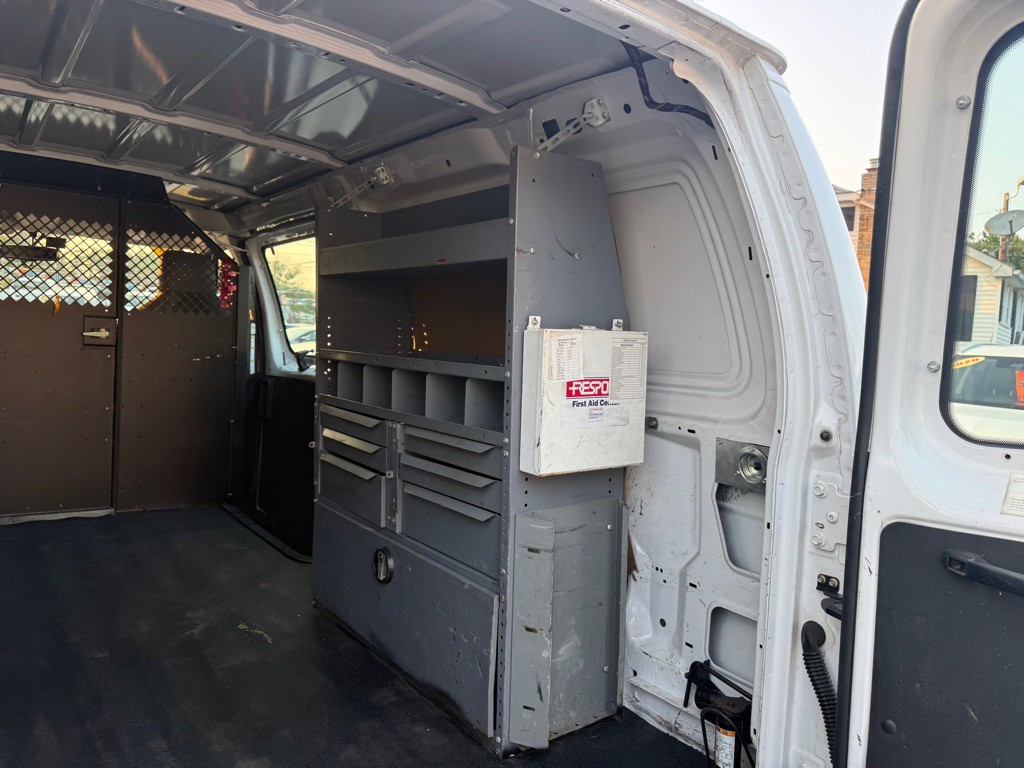 2014 Ford Econoline Image 36
