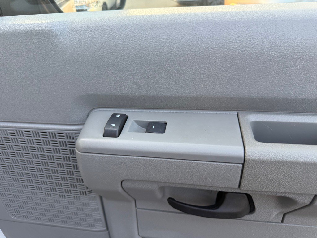 2014 Ford Econoline Image 45