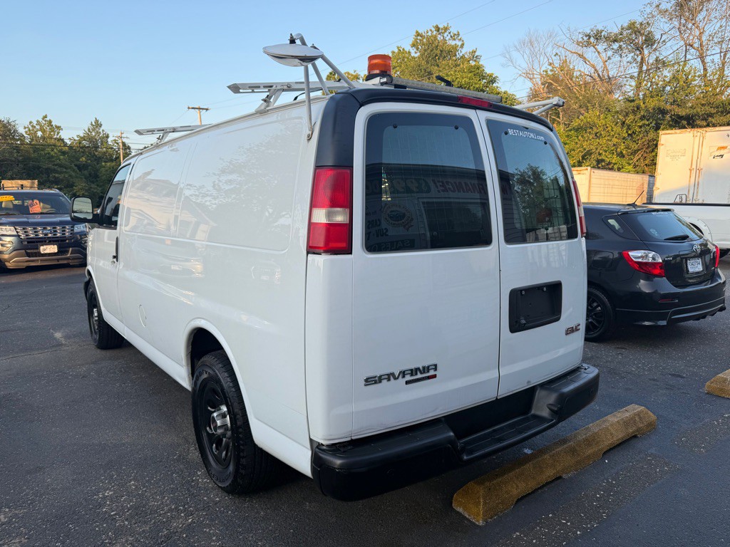 2014 GMC Savana Image 3