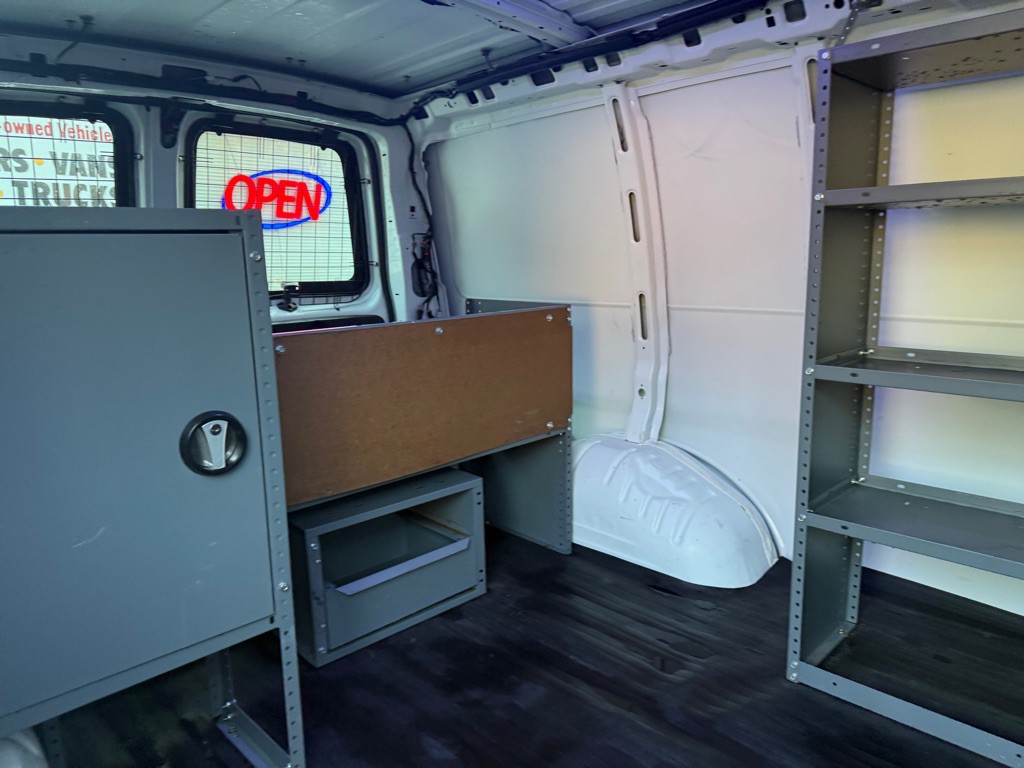 2014 GMC Savana Image 23