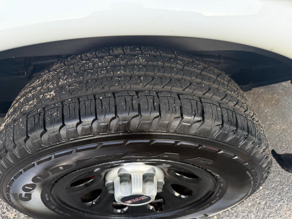 2014 GMC Savana Image 32