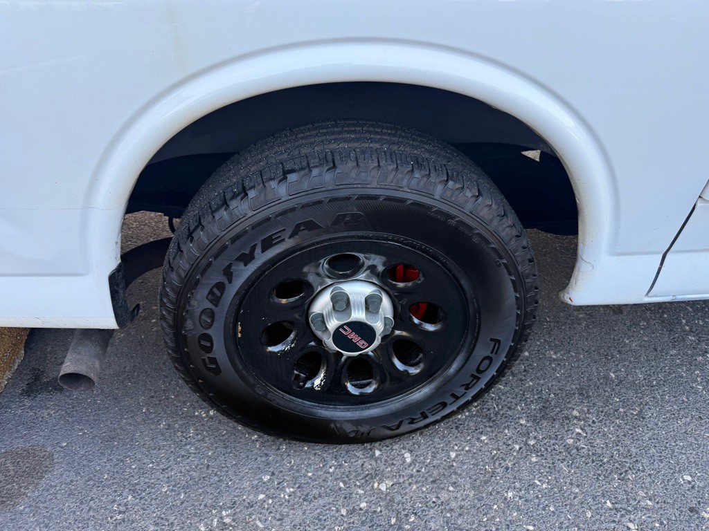 2014 GMC Savana Image 35