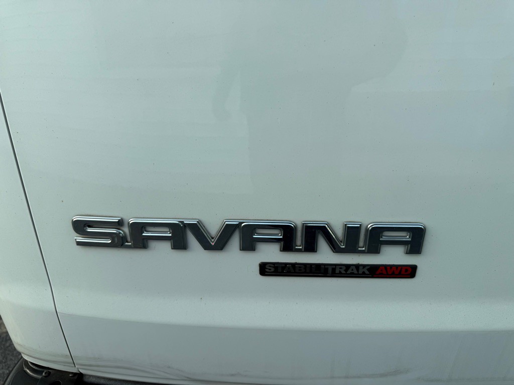 2014 GMC Savana Image 38