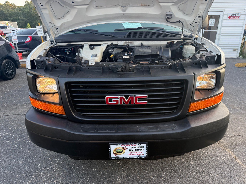 2014 GMC Savana Image 41