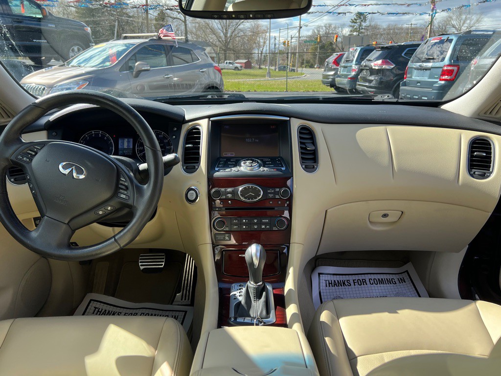 2016 INFINITI QX50 Image 32