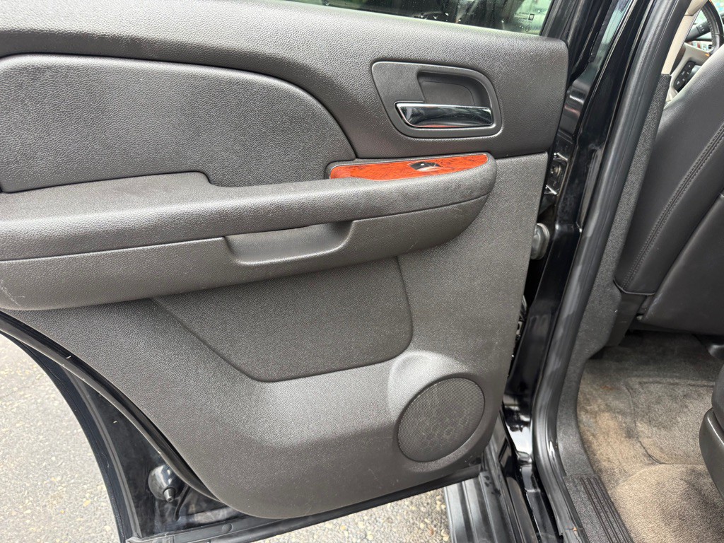 2011 Chevrolet Tahoe Image 19