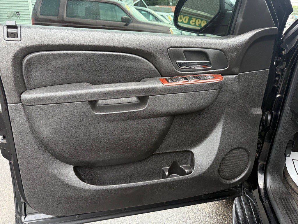 2011 Chevrolet Tahoe Image 20