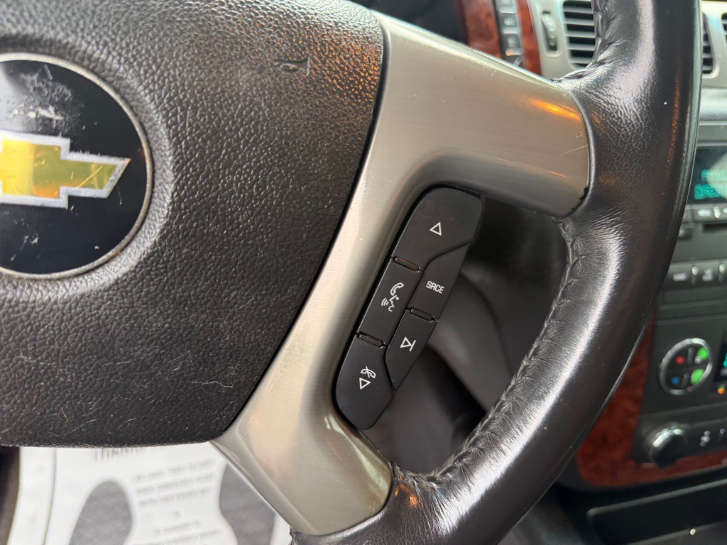 2011 Chevrolet Tahoe Image 28