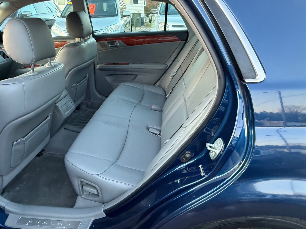 2007 Toyota Avalon Image 10