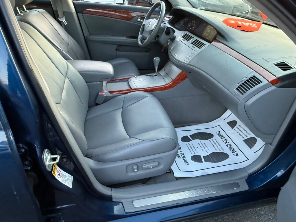 2007 Toyota Avalon Image 18