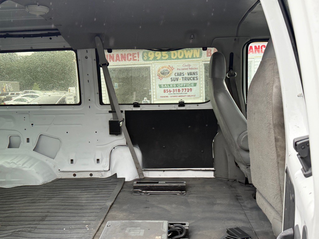 2013 Ford Econoline Image 28