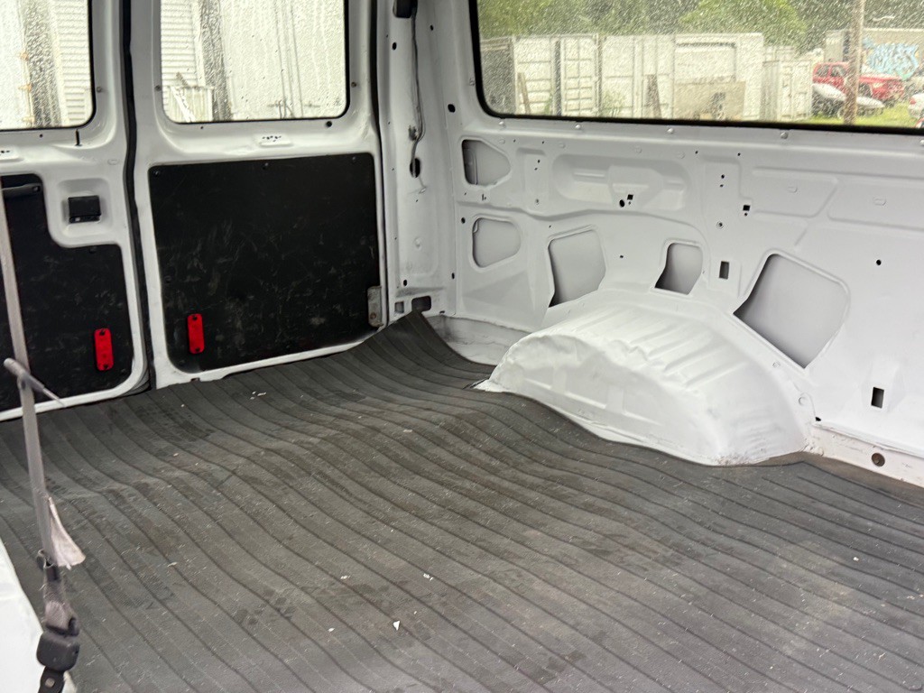 2013 Ford Econoline Image 29