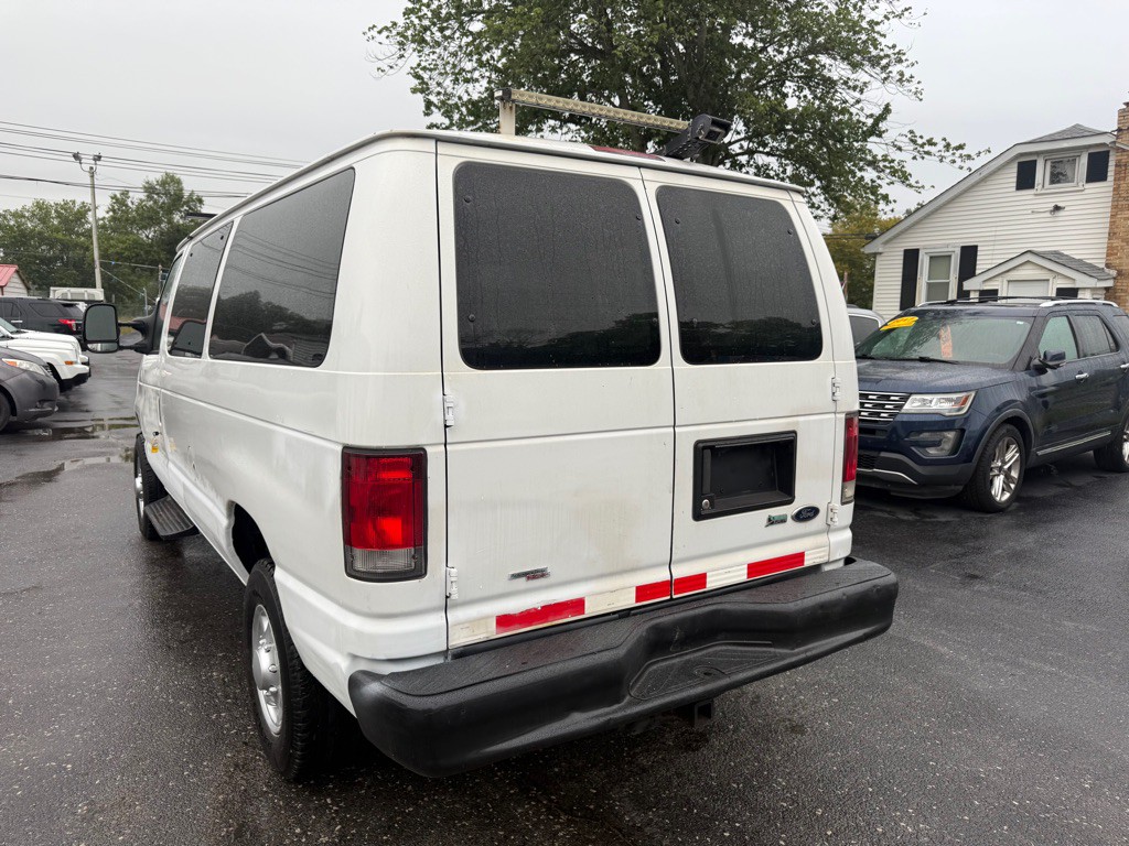 2013 Ford Econoline Image 2