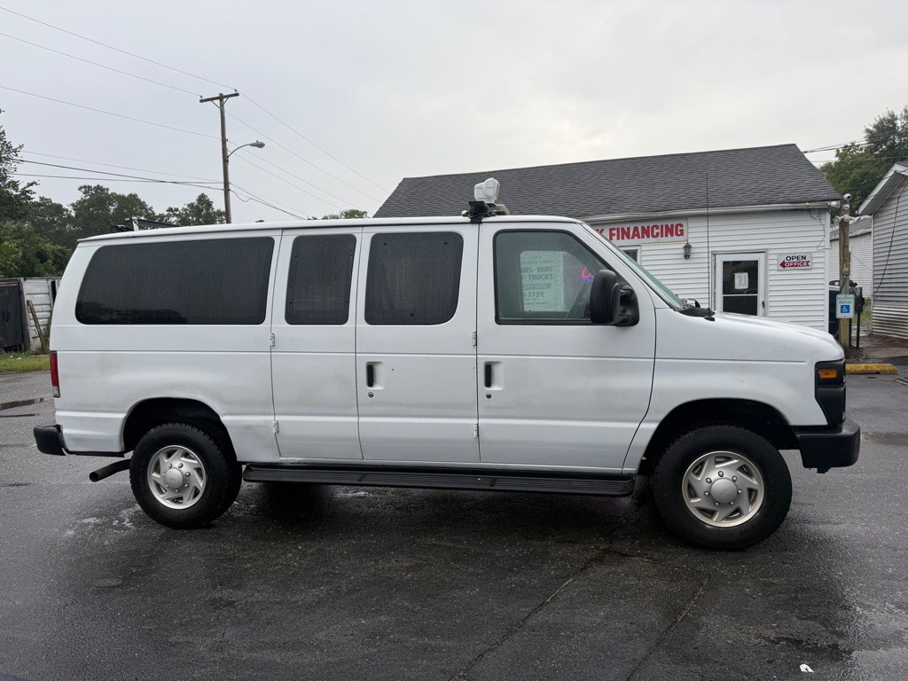 2013 Ford Econoline Image 8