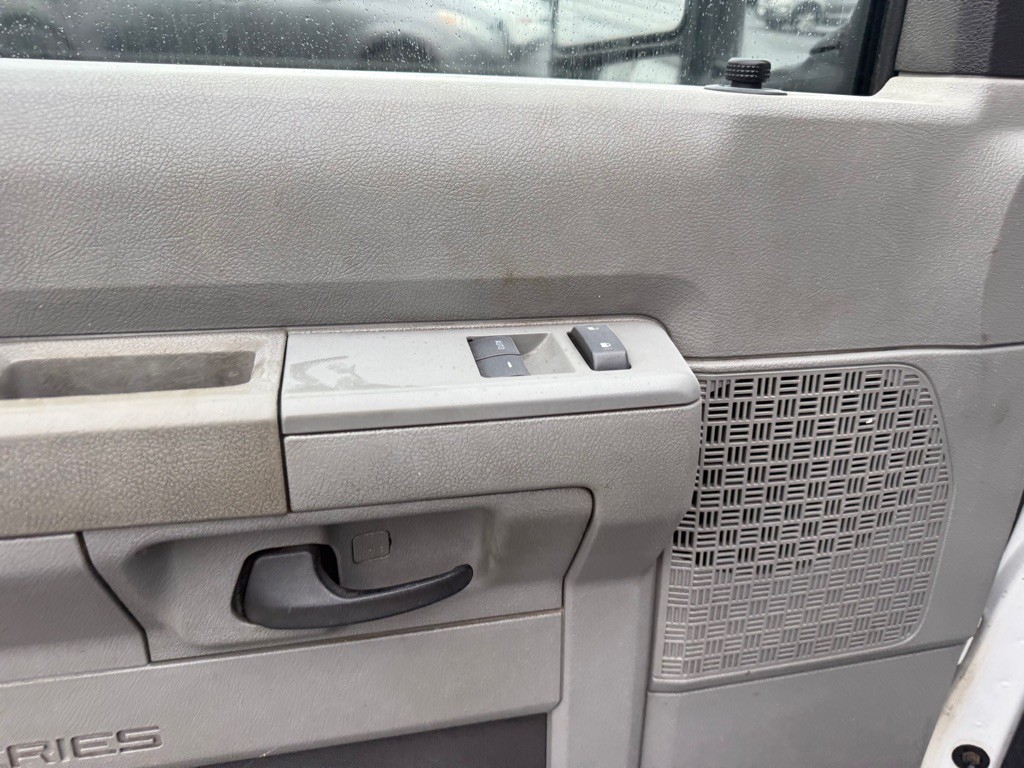 2013 Ford Econoline Image 19