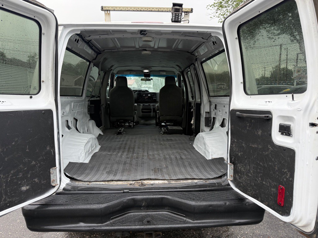 2013 Ford Econoline Image 22