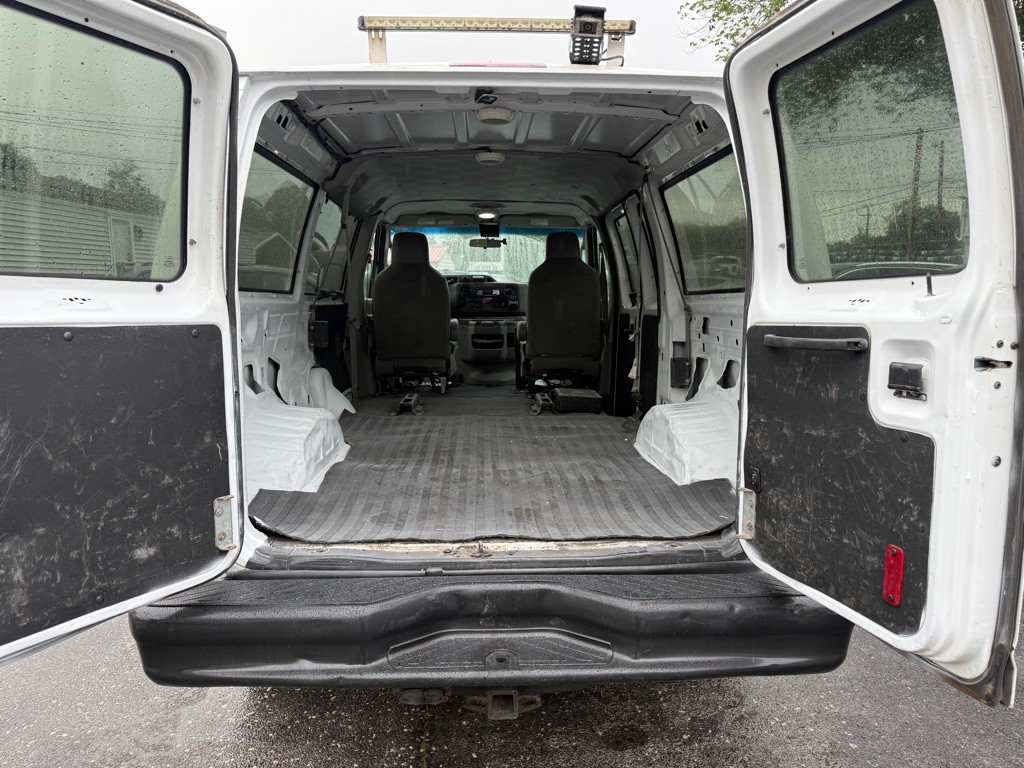 2013 Ford Econoline Image 23