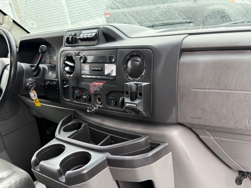 2013 Ford Econoline Image 34