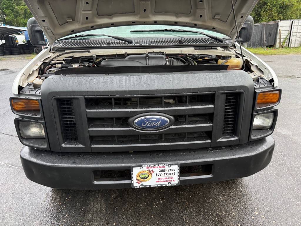 2013 Ford Econoline Image 38