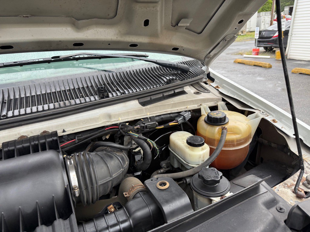 2013 Ford Econoline Image 40
