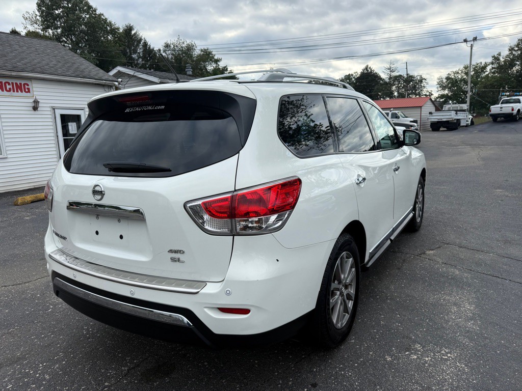 2014 Nissan Pathfinder Image 2
