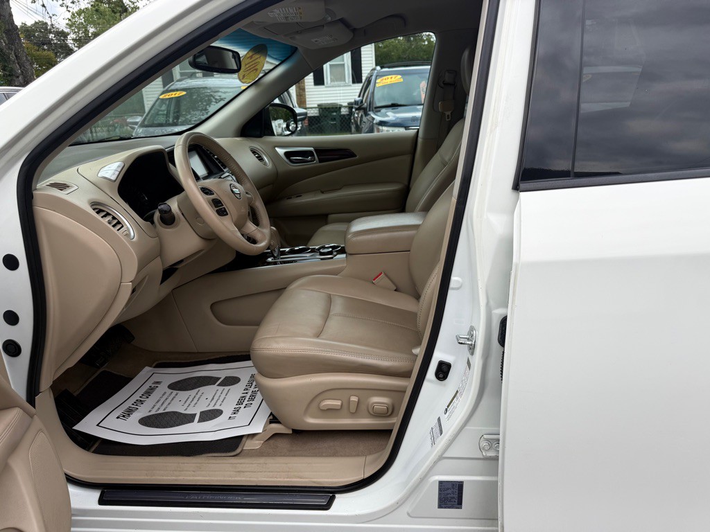 2014 Nissan Pathfinder Image 11