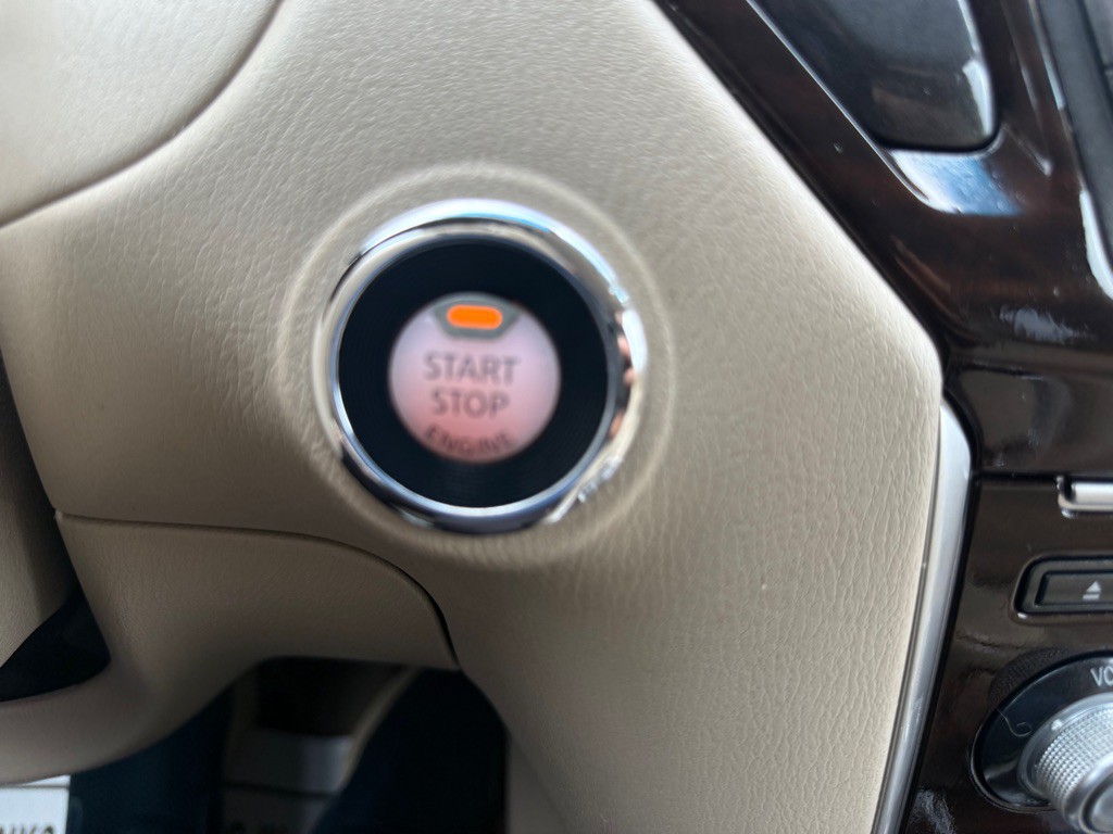 2014 Nissan Pathfinder Image 17