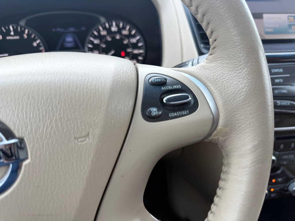 2014 Nissan Pathfinder Image 21