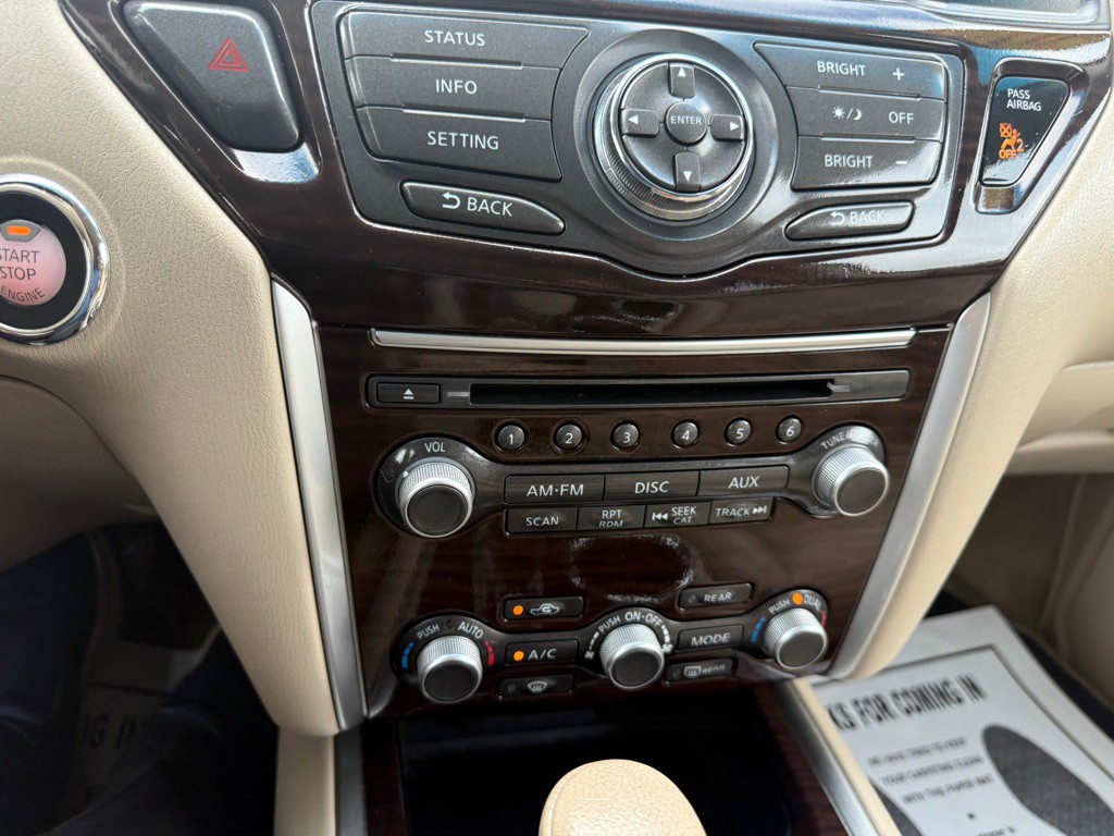 2014 Nissan Pathfinder Image 25