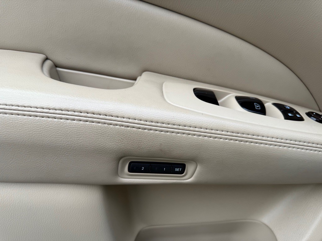 2014 Nissan Pathfinder Image 31