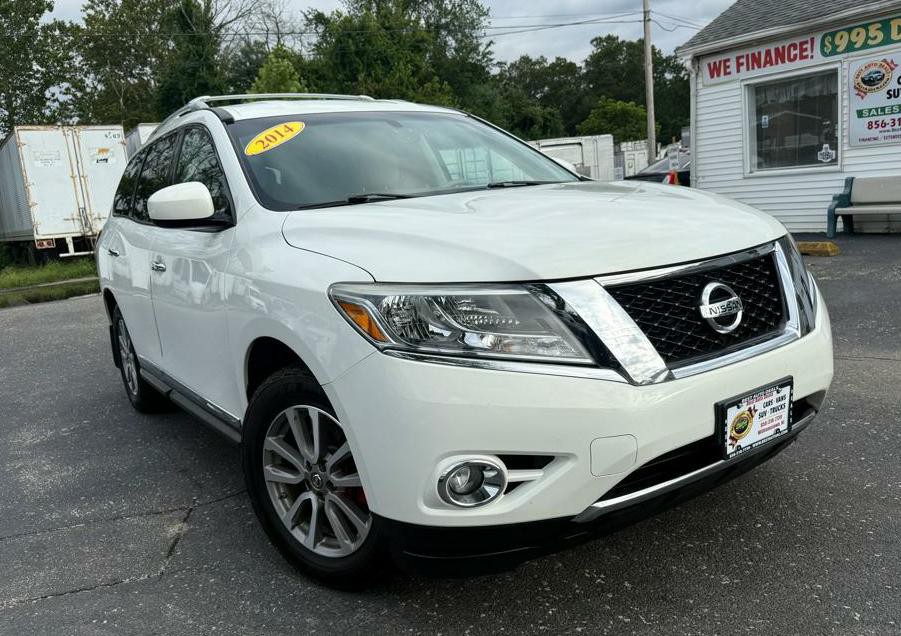 2014 Nissan Pathfinder Image 1