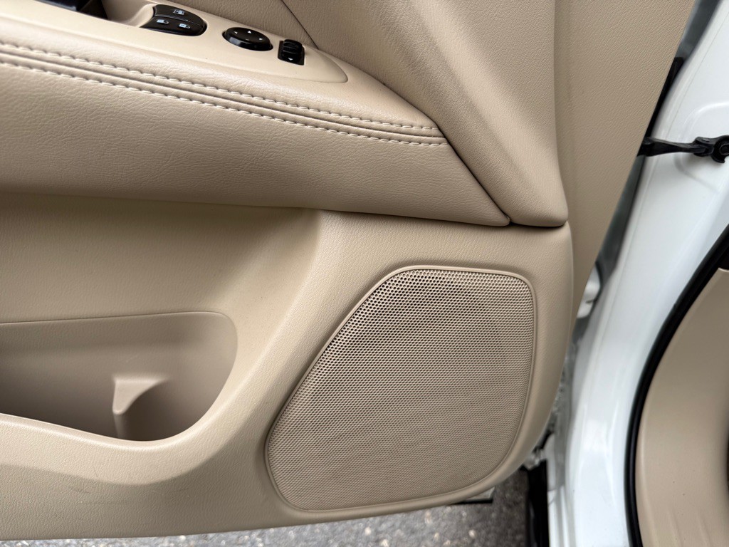 2014 Nissan Pathfinder Image 28
