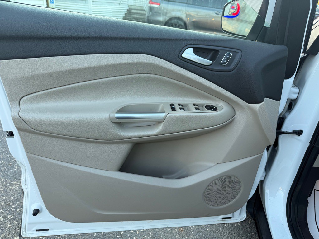 2016 Ford Escape Image 28