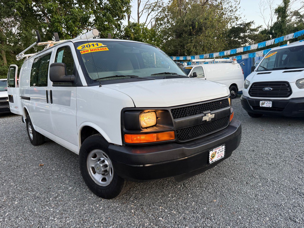 2011 Chevrolet Express Image 1