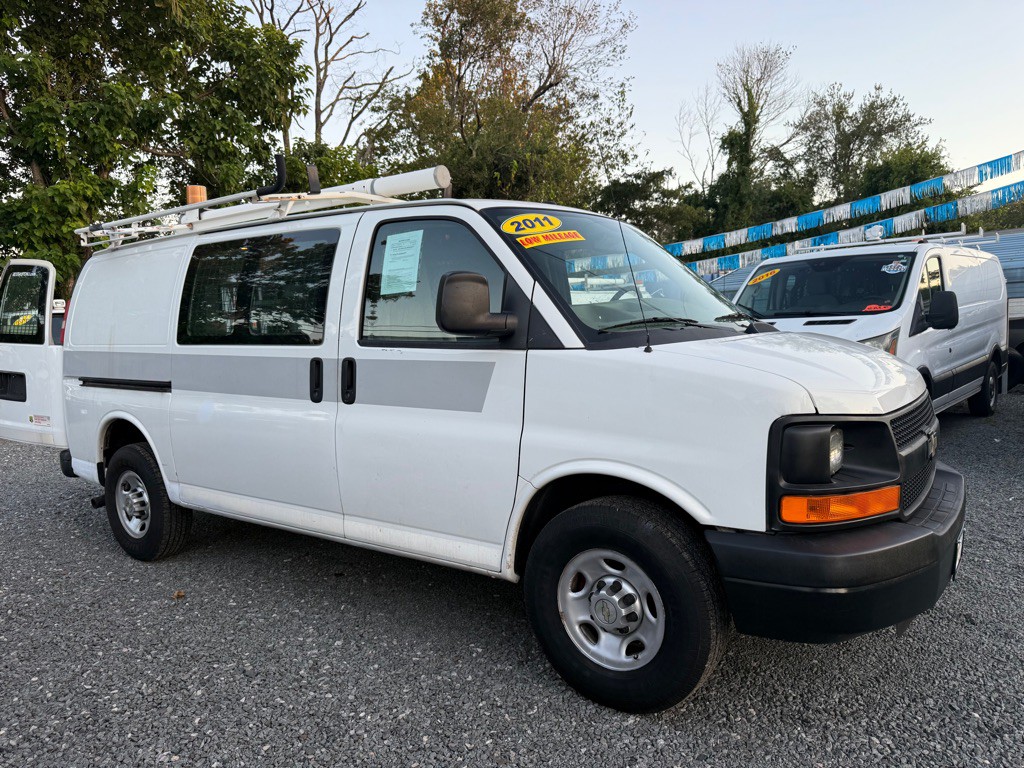 2011 Chevrolet Express Image 8